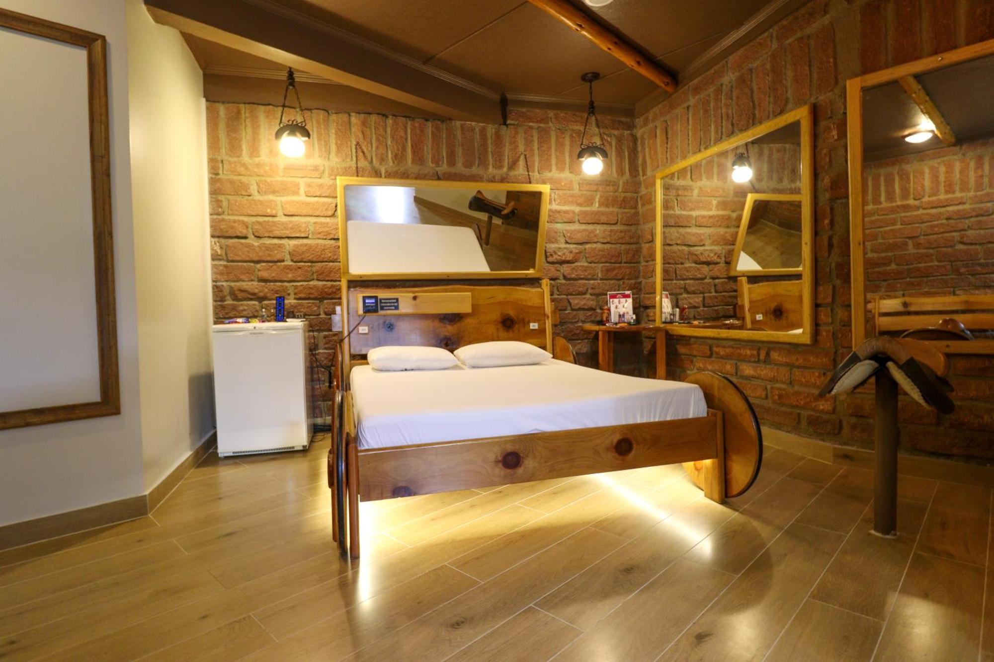 Motel Casa De Pedra Caràzinho Екстериор снимка