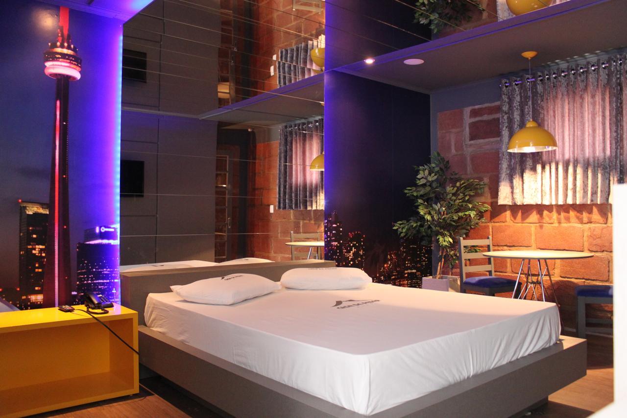 Motel Casa De Pedra Caràzinho Екстериор снимка